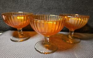 Vntg Marigold Glass Sherbert/Ice Cream Desert Bowl Set Of 3